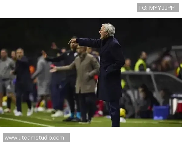 本菲卡逆转AC米兰4-3帽子戏法引发争议判罚全场沸腾