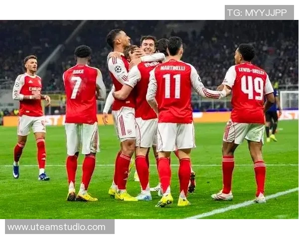 中超热刺与拜仁激战成平局乌龙球引发全场争议与热议