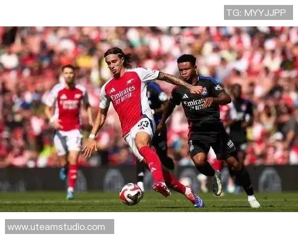 友谊赛阿森纳小胜莱比锡红牌事件引发全场热议与争议分析